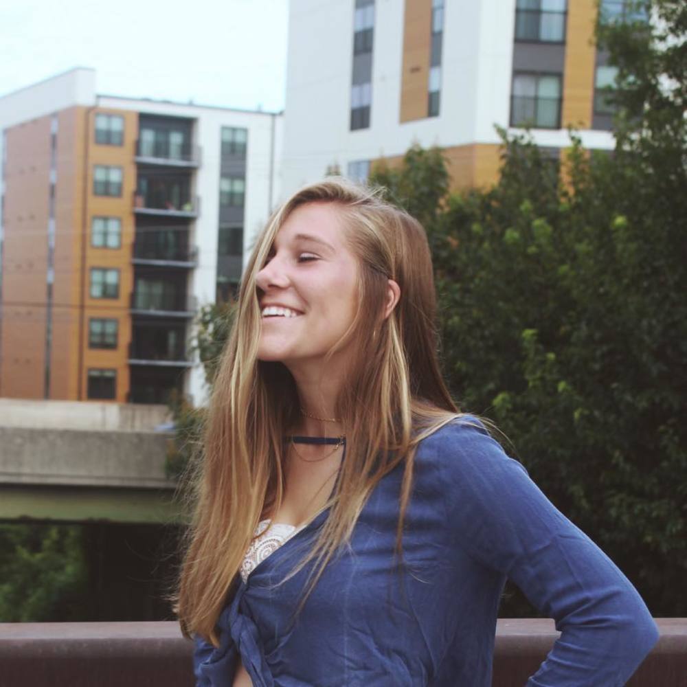 Meet your Posher, Laurel